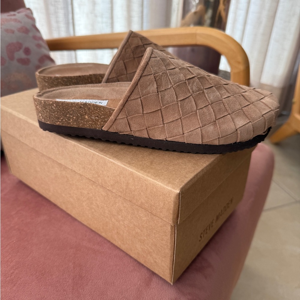 Steve Madden Tan Woven Leather Slippers 6.5 - Run small - Picture 2 of 5